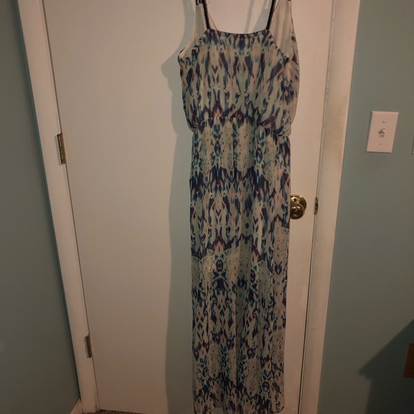 Dress - Picture 4 of 4